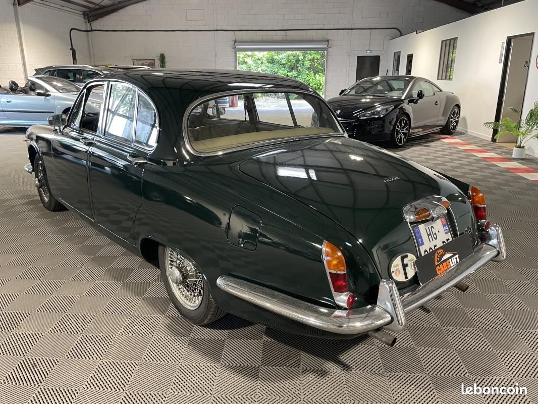 Jaguar 420 4.2 VERT ANGLAIS -BOITE MANUELLE- (image 5)