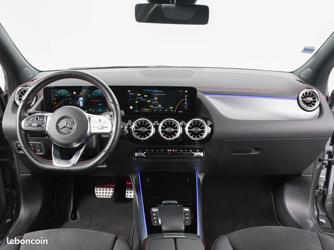 Mercedes EQA 250 190 CV TYPE AMG LINE FULL LED SIEGES CHAUFFANTS AMBIANCE LED CAMERA GPS CARPLAY JANTES 20 - 1ERE MAIN (image 5)