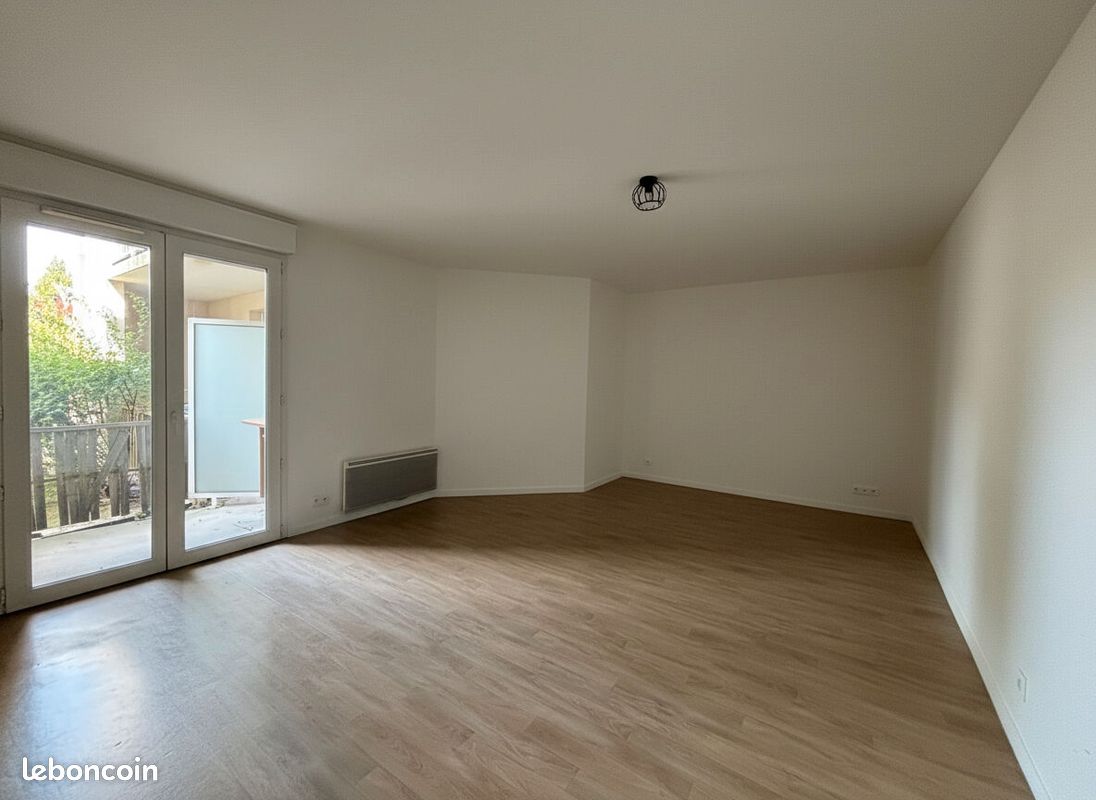 Appartement 2 pièces 50 m² · à Verneuil-l'Étang · 50 m² · 618 €