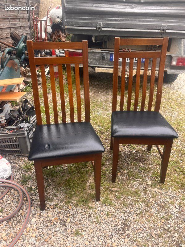 Chaise en bois (image 1)