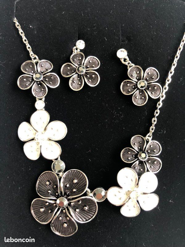 Parure collier et boucles d’oreilles (image 1)