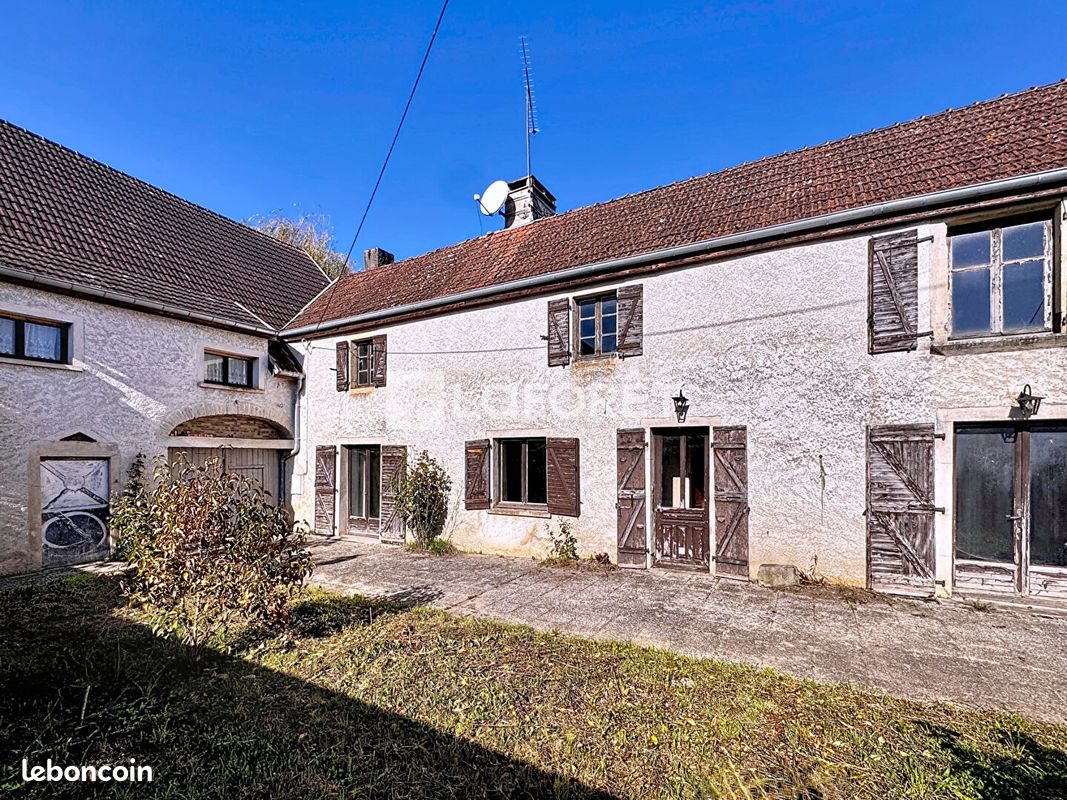 Maison 7 pièces 116 m² · à Gray · 116 m² · 69 000 €