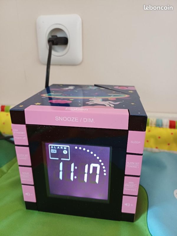 Radio réveil cube projecteur licorne Bigben (image 1)