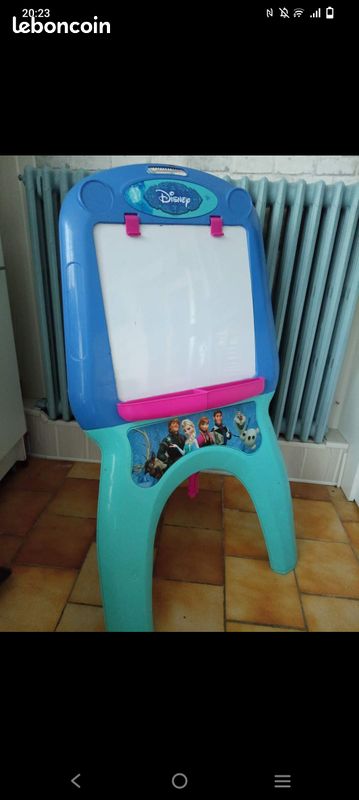 Vend tableau reine des neige. Pas d'envois (image 1)