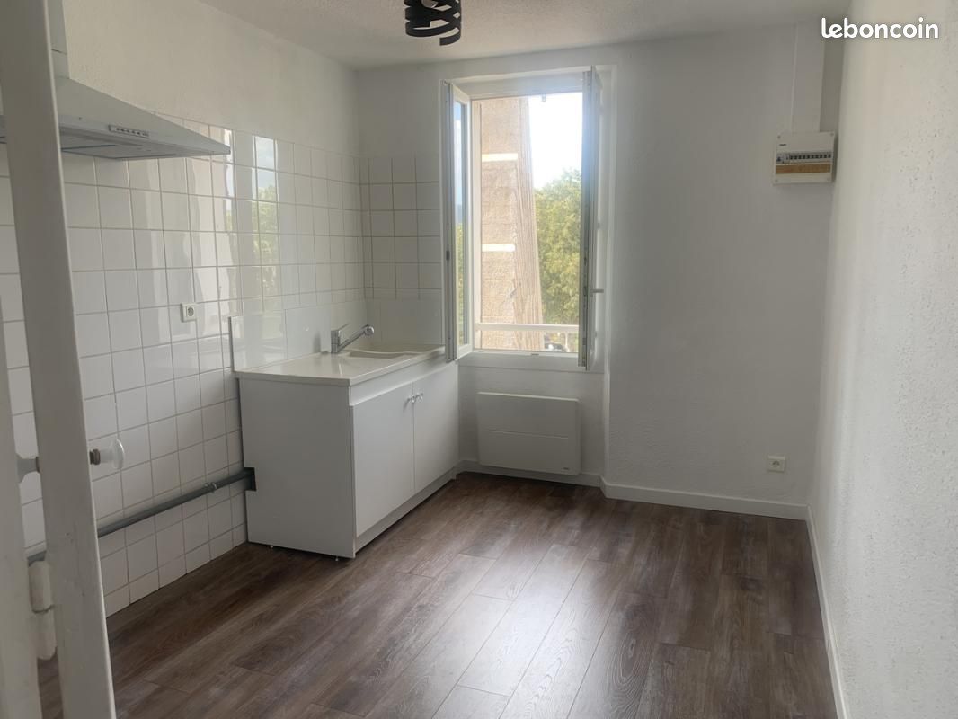 Appartement 2 pièces 42 m² · à Pierrefeu-du-Var · 42 m² · 597 €/mois
