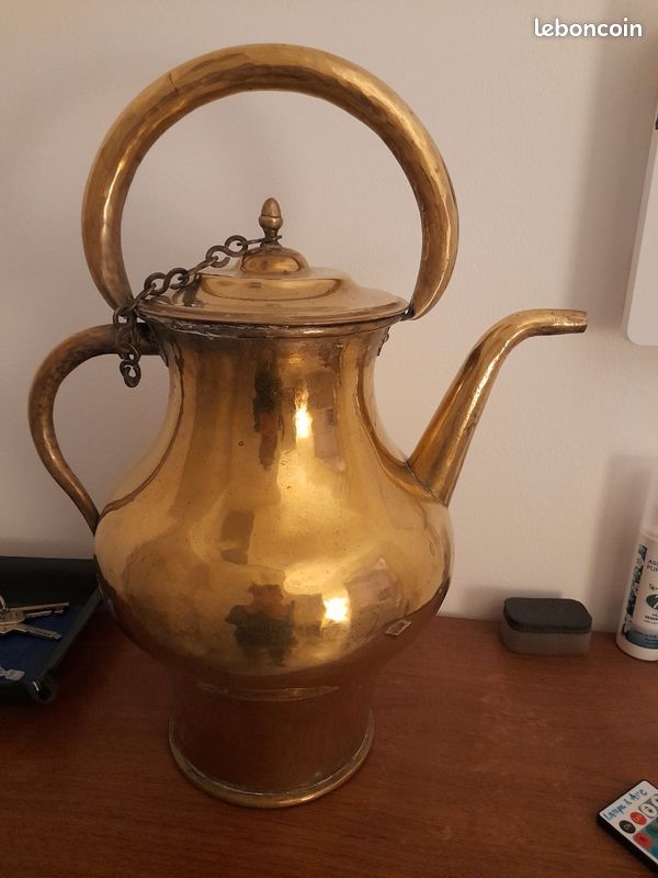 Magnifique récipent décoratif en cuivre, en très bon état de 50 cms de hauteur (image 1)