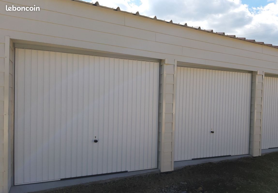 Box / garages · à Cagnac-les-Mines · 70 €