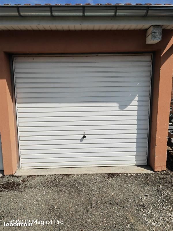 Parking 12 m² · à Quincey · 12 m² · 70 €/mois
