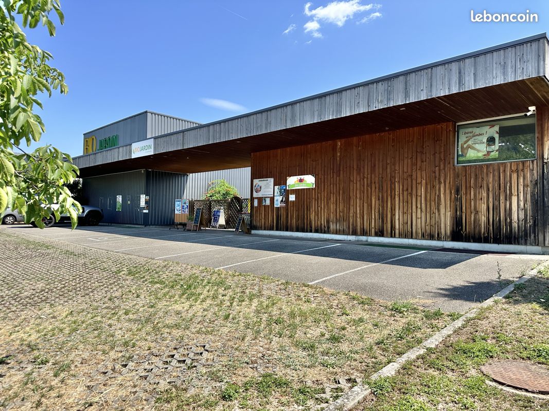 Local commercial 10 pièces 730 m² · à Brunstatt-Didenheim · 730 m² · 750 000 €
