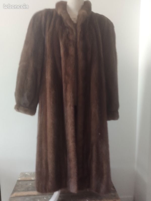 Manteau Long Femme En Fourrure Vison Véritable Samaritaine Paris Printemps - Taille M - Occasion Très Bon état