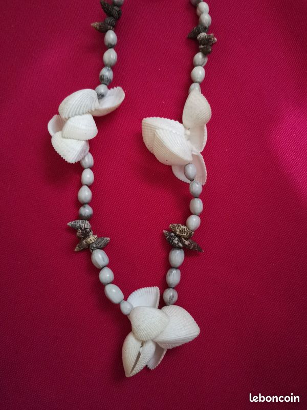 Authentique Collier de coquillage de Tahiti [année 70) (image 1)