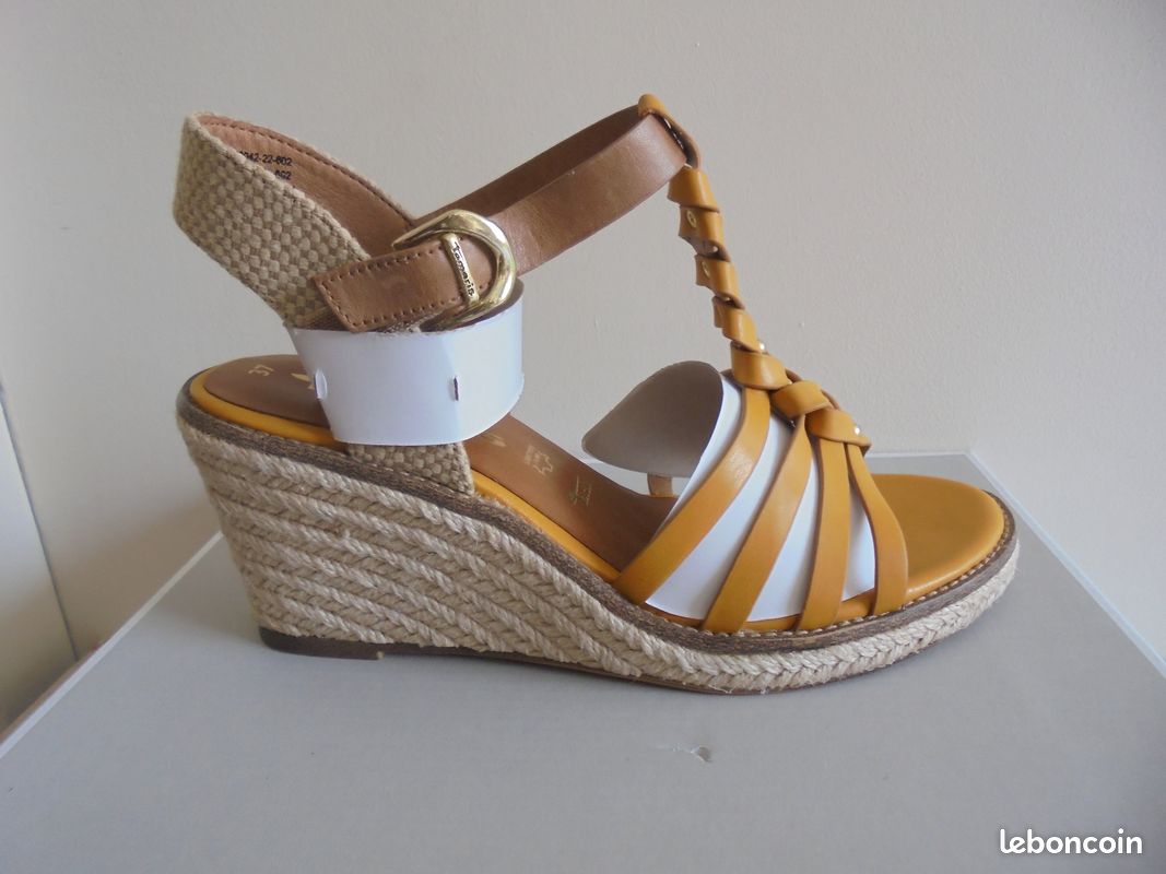 Tamaris Sandales CompensÃ©es Moutarde Sandale A Talon Moutarde