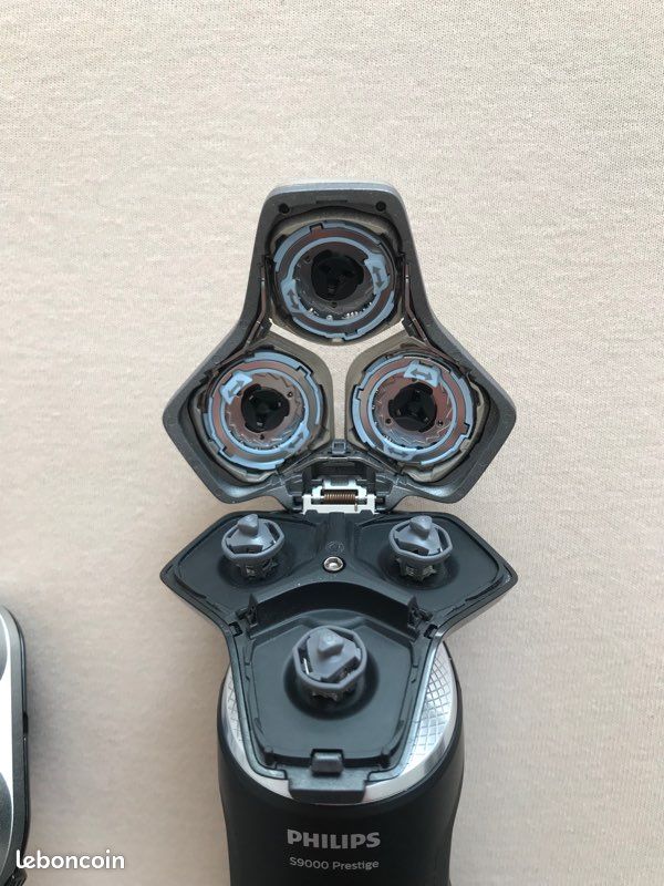 Rasoir PHILIPS S9000 Prestige + 1 tête de rechange en plus ,comme neuf (image 10)