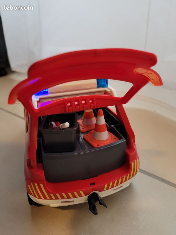 Playmobil 5364 - Véhicule pompiers d'intervention avec sirène (image 5)