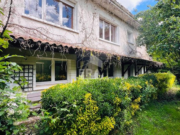 Maison 8 pièces 295 m²