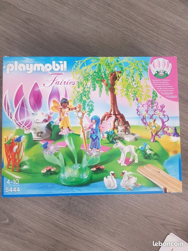 Playmobil Fairies 5444 Île des fées avec fontaine de pierres