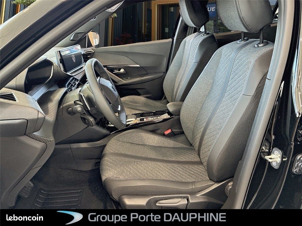 Peugeot 2008 II HYBRID 145 E-DCS6 Allure (image 3)