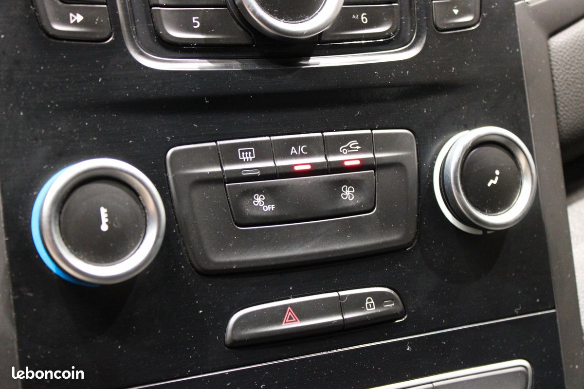 RENAULT MEGANE 4 - 1.2TCE 100 ENERGY LIFE - BLUETOOTH - SUIVI D'ENTRETIEN COMPLET - REGULATEUR - ANTIBROUILLARD Av (image 22)