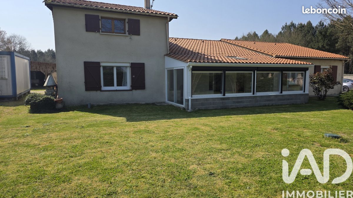 Maison 10 pièces 226 m² · à Clérac · 226 m² · 299 000 €