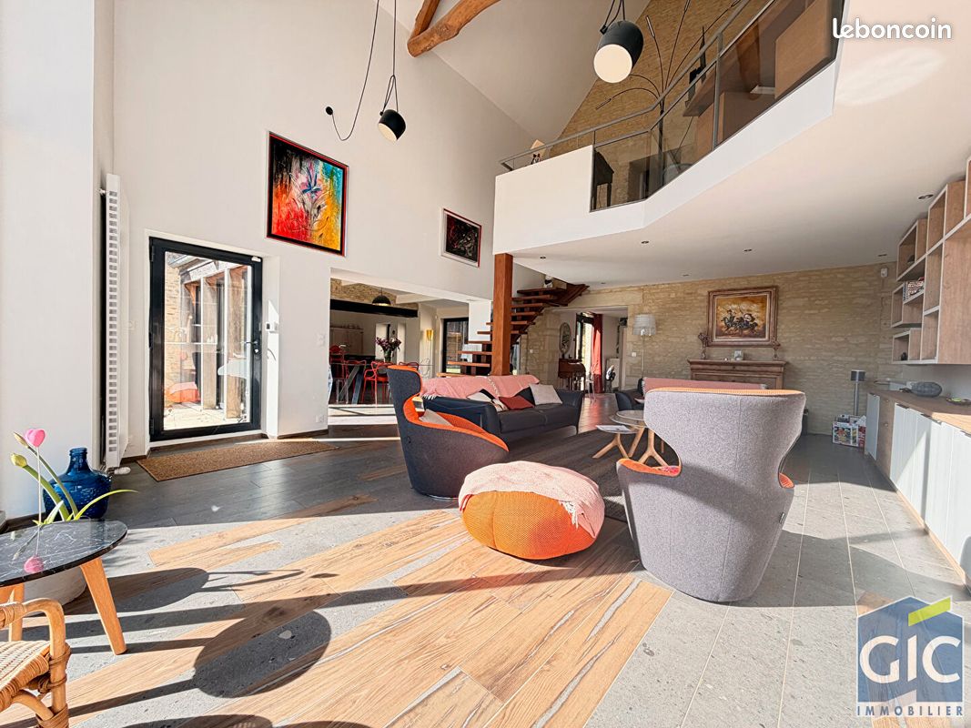Maison 7 pièces 264 m² · à Mathieu · 264 m² · 950 000 €