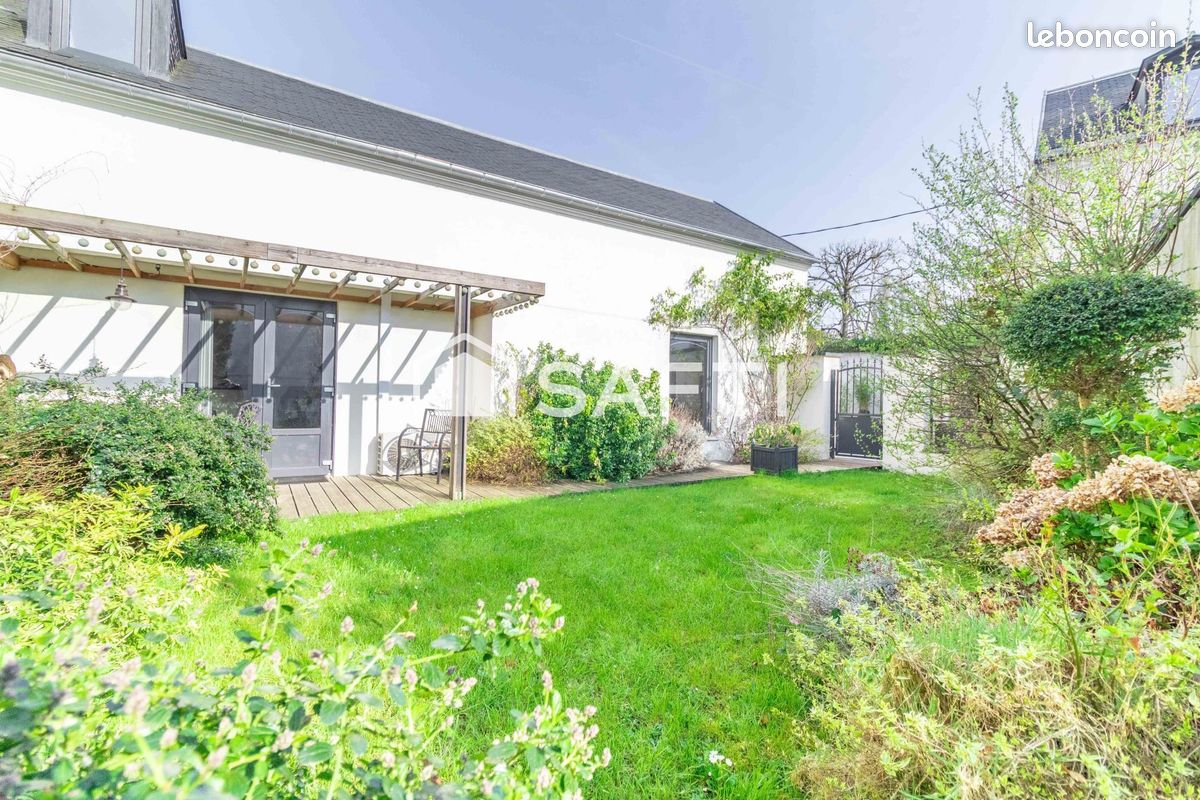 Maison 6 pièces 205 m² · à Versailles · 205 m² · 1 145 000 €