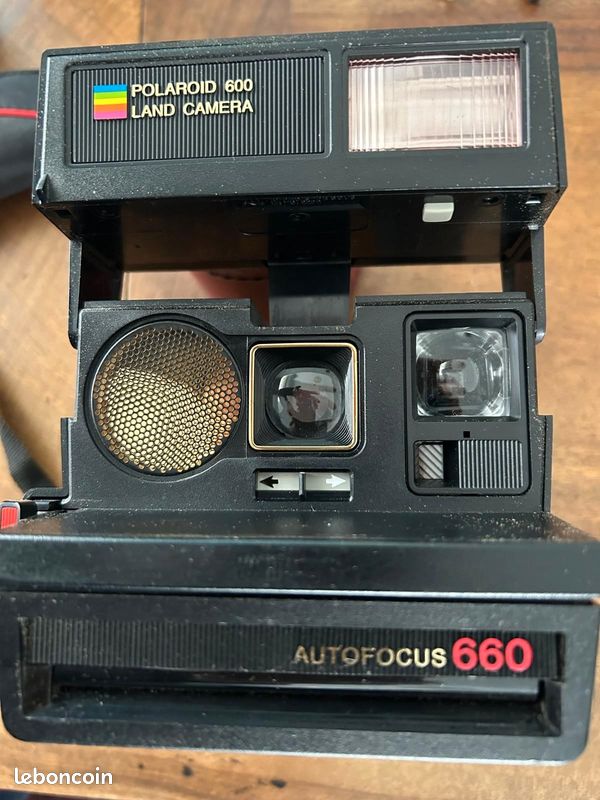 Polarod 600 Land Camera Autofocus 660. Found a good deal onlne and couldn’t pass t up. Ths