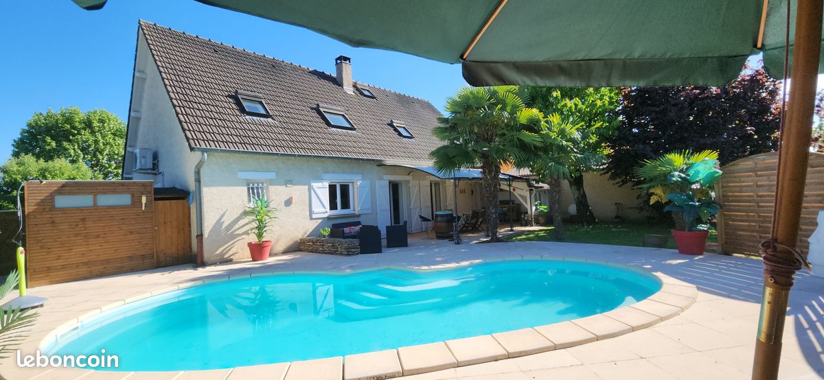 Maison 9 pièces 208 m² · à Crissey · 208 m² · 365 000 €