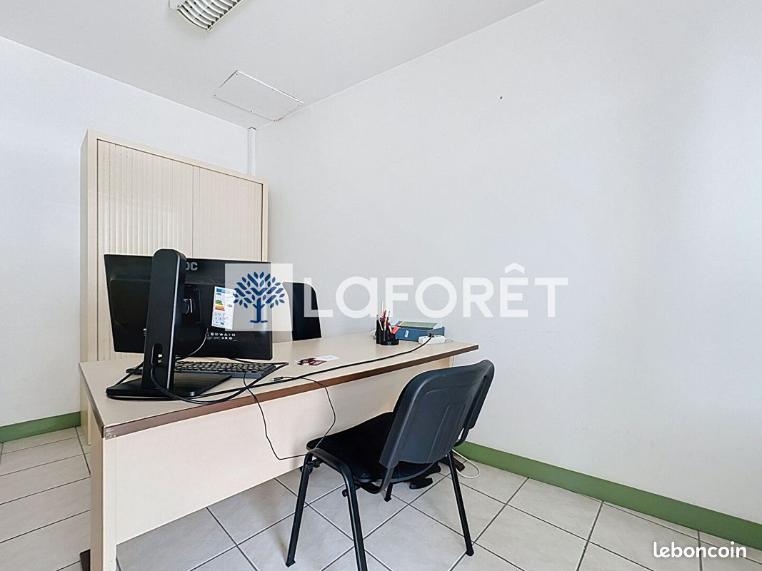 Immeuble 1 pièce 158 m² · à Bressuire · 158 m² · 214 000 €