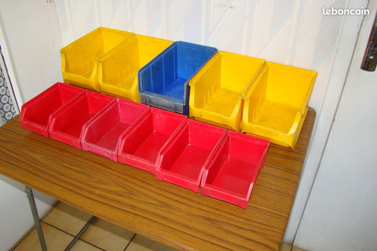 Lot de 11 boîtes à bec de garage vintage - Bricolage