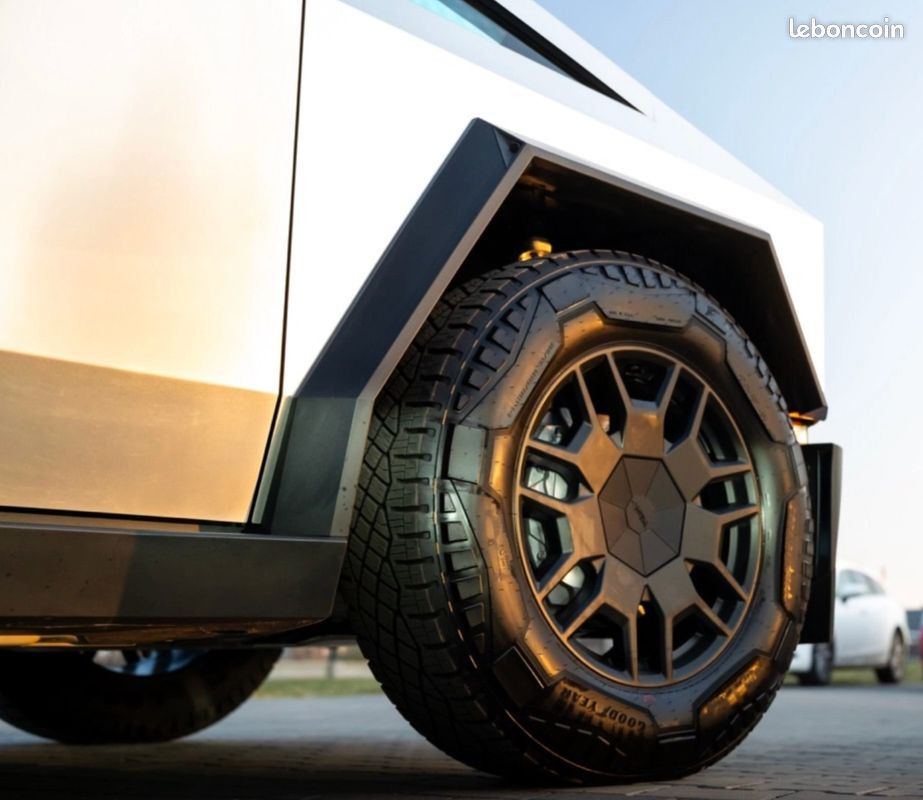 TESLA CYBERTRUCK AWD Foundation Series – 600 CH – 28.600 km – 2024 (image 4)