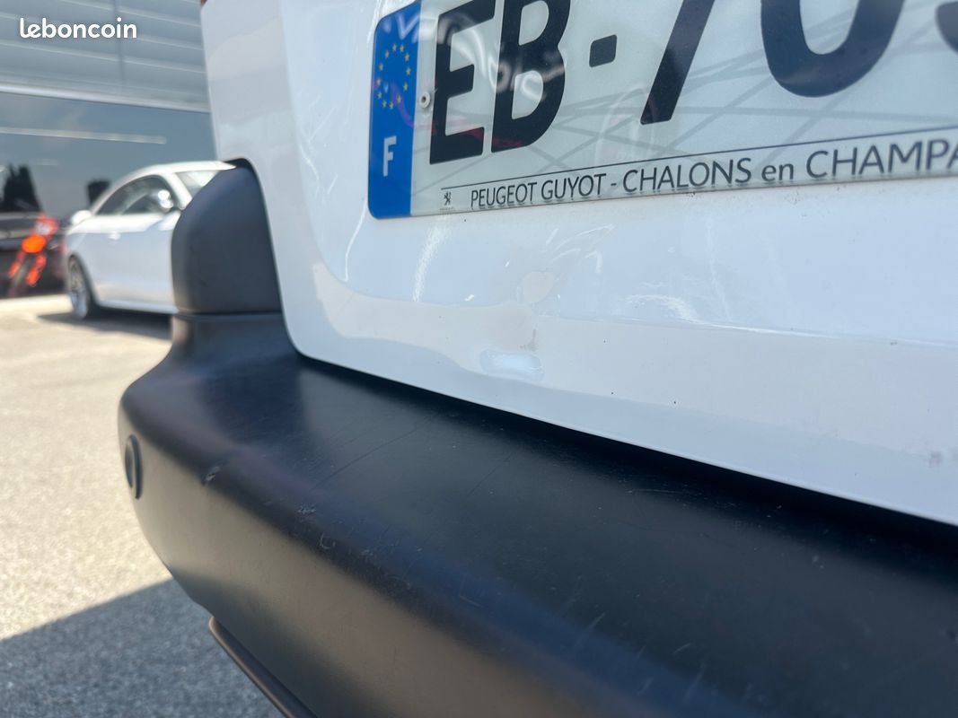 PEUGEOT PARTNER MOTRICITE RENFORCEE 1.6 HDI 90Ch Garantie 12 mois / DISTRI OK / REGUL / CLIM / ATTELAGE / (image 24)