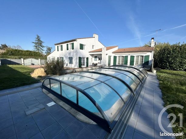Maison de village 13 pièces 304 m²
