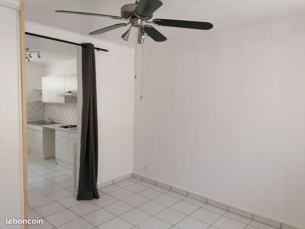 Studio 1 pièce 27 m²