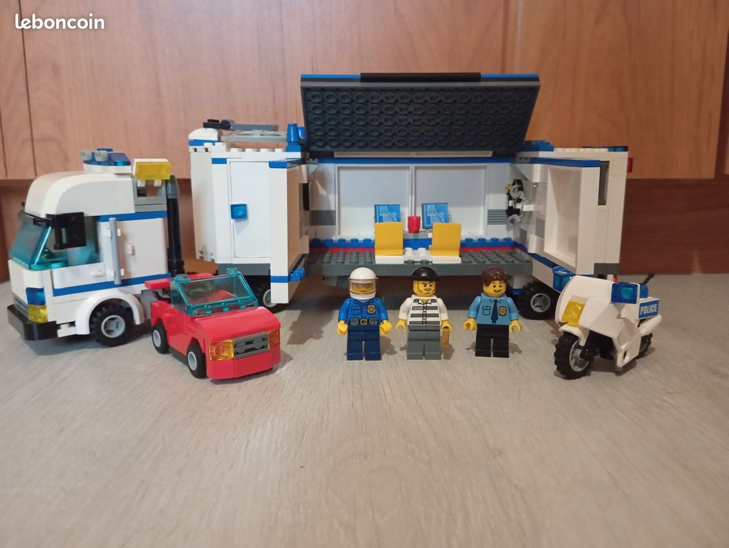 Lego Police Lorry LEGO DUPLO POLICE Truck 5680 Brand New Sealed