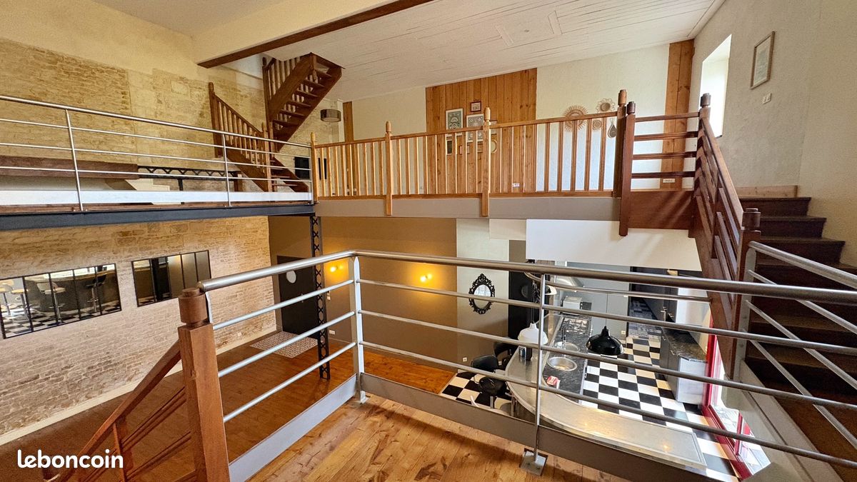 Maison 7 pièces 263 m² · à Niort · 263 m² · 457 000 €
