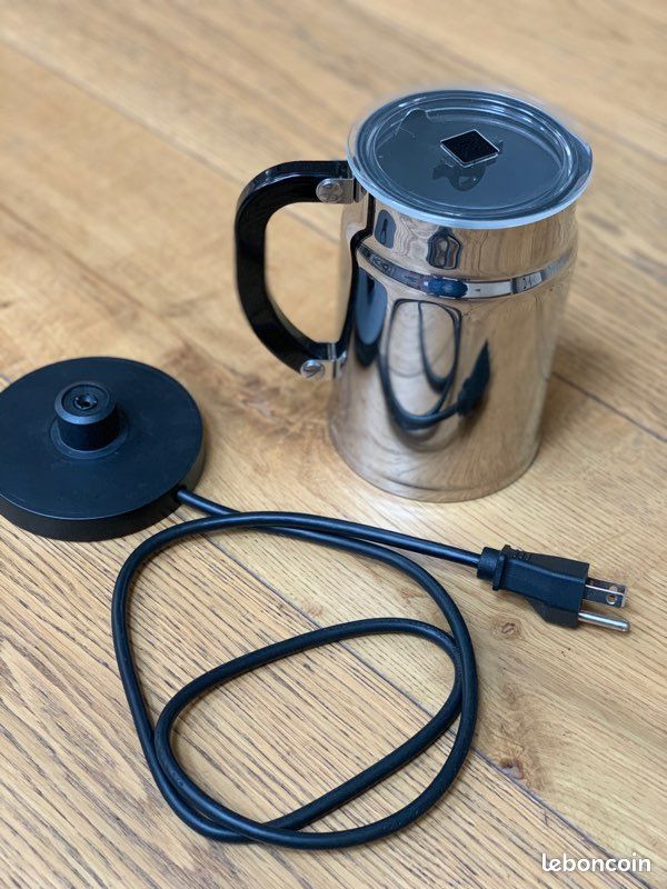 Emulsionneur/mousseur à lait Nespresso Aeroccino excellent état avec prise USA acheté aux États-Unis (image 1)
