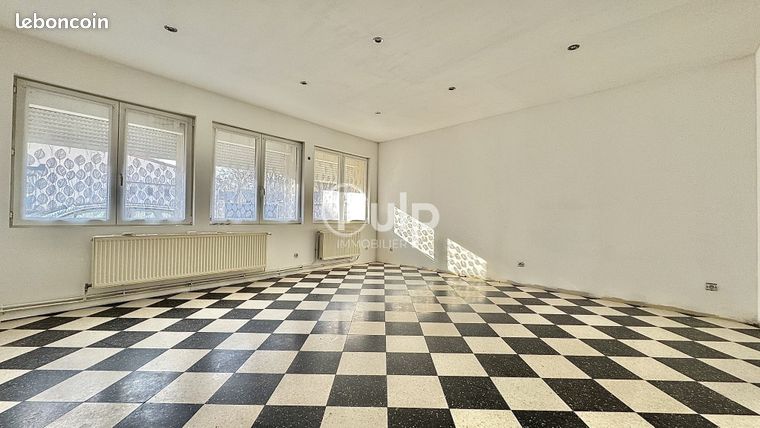 https://img.leboncoin.fr/api/v1/lbcpb1/images/16/20/99/16209903c8b840728fe12393e4f82bca2862e613.jpg?rule=ad-image