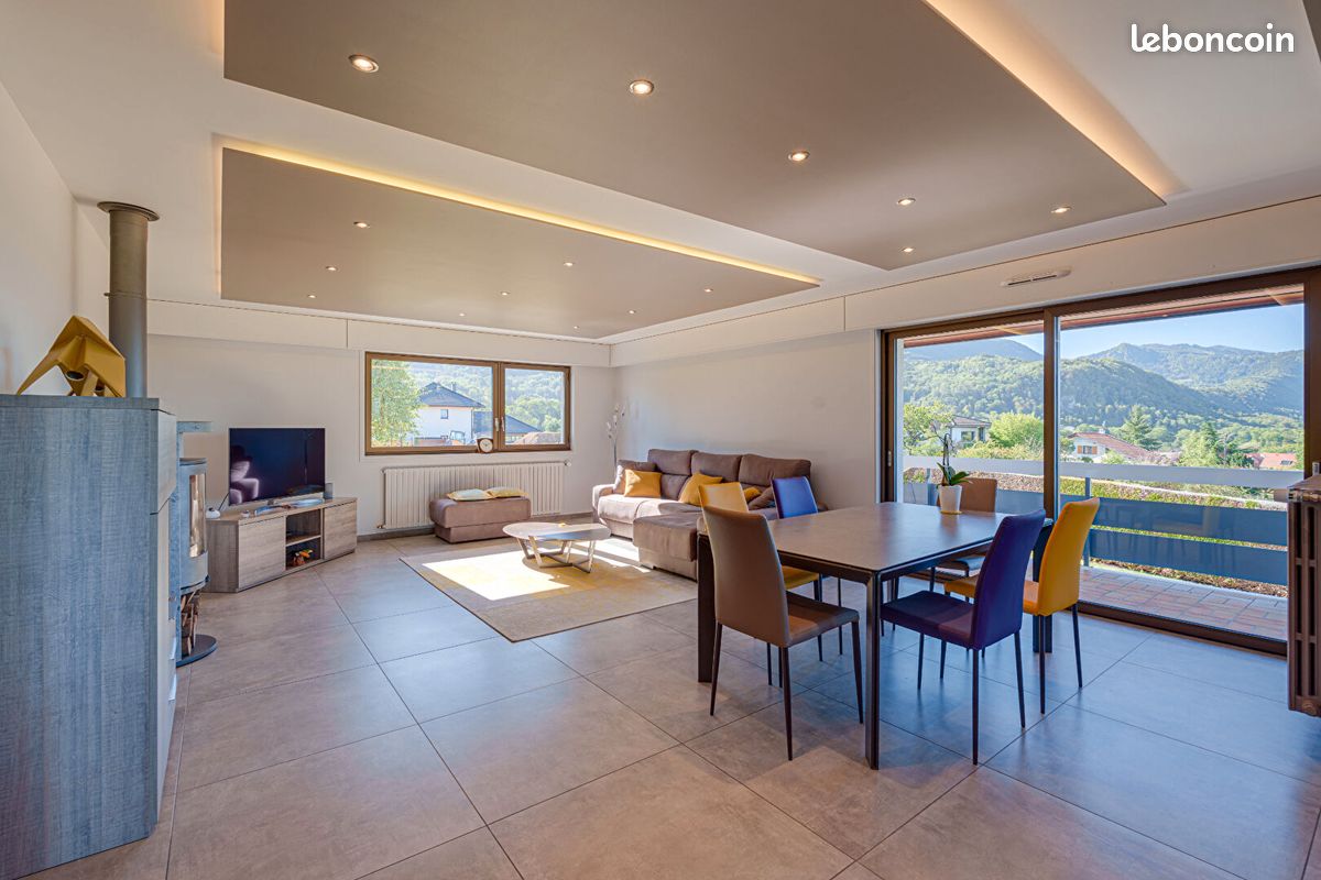 Maison 5 pièces 201 m² · à Lyaud · 201 m² · 895 000 €