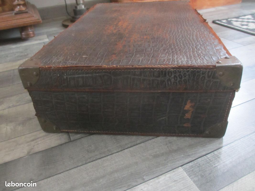 Ancienne valise en cuir effet crocodile (image 6)