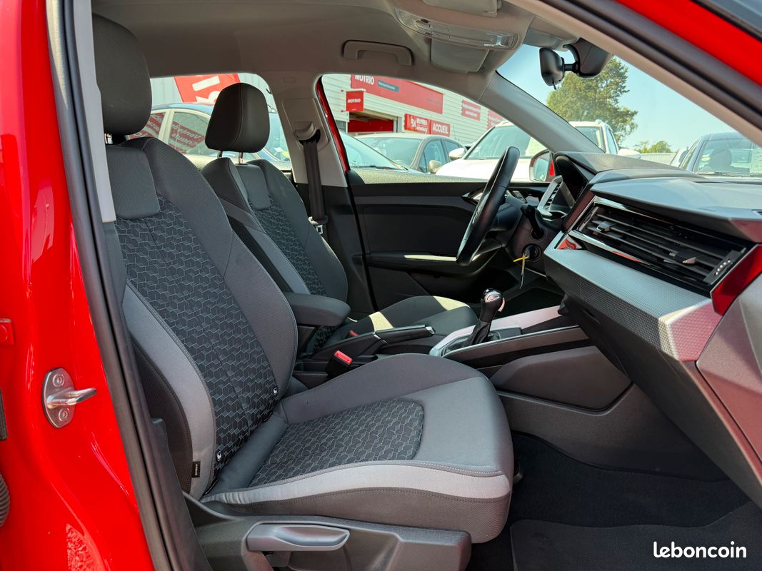 Audi a1 sportback boite automatique 95ch (image 3)