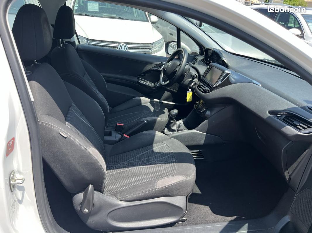 PEUGEOT 208 1.0 VTi 68CV Active CRIT\'AIR 1 DISTRIBUTION NEUVE (image 11)
