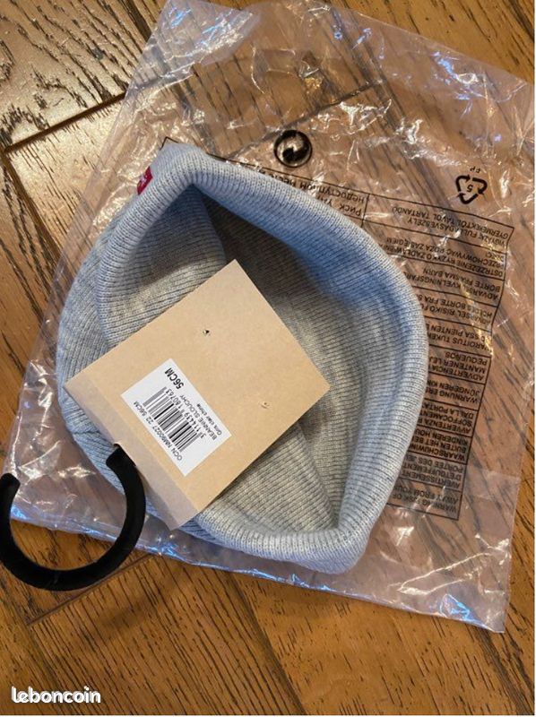 NEUF bonnet Lévis kids taille 56 valeur 28 (image 3)