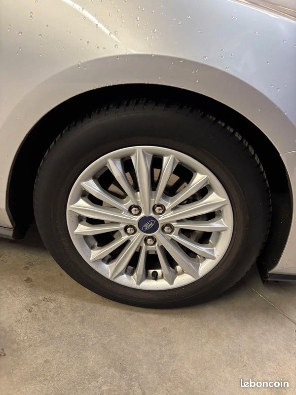 FORD Focus 1.0 125ch Titanium - 2018 - parfait état (image 20)