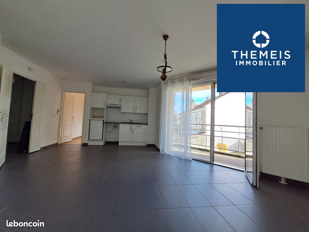 Appartement 2 pièces 49 m² · à Rambouillet · 49 m² · 890 €