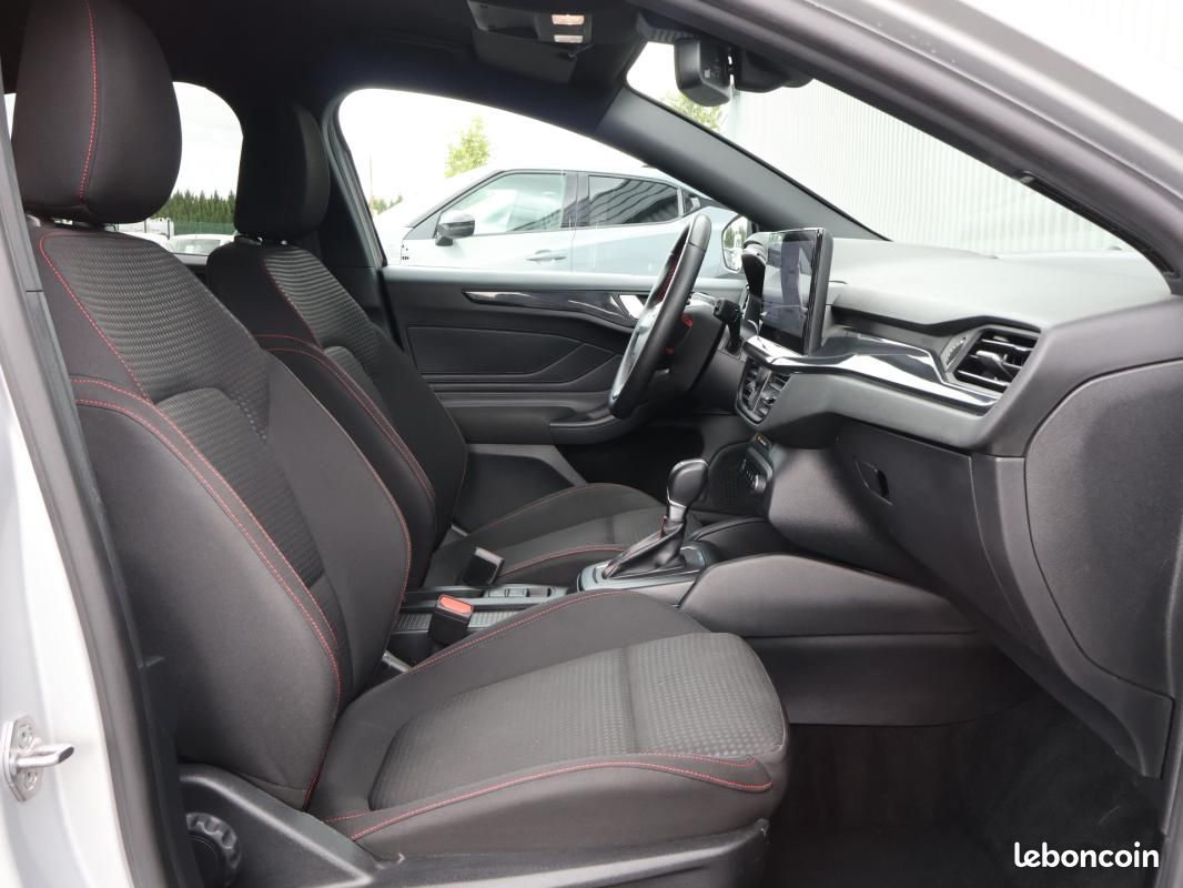 Ford Focus 1.0 EcoBoost 155 S&S mHEV Powershift ST-Line X (image 8)