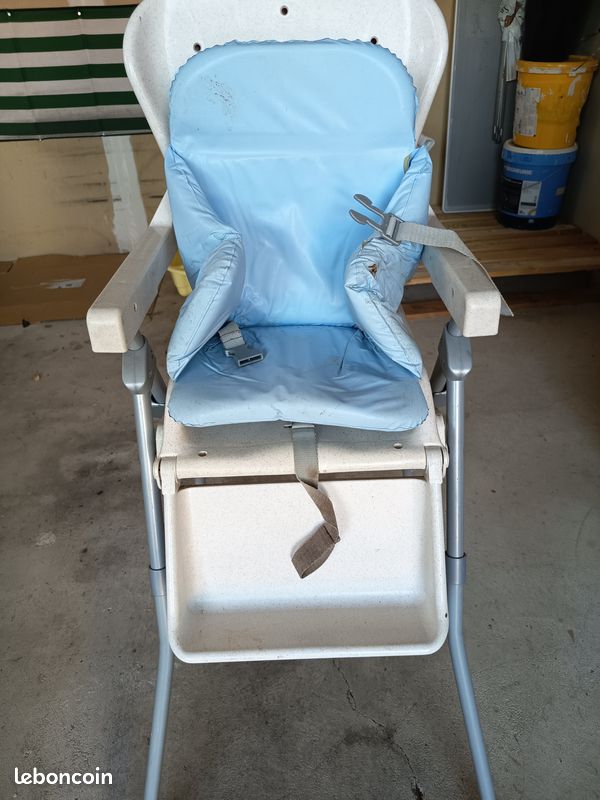 Chaise haute (image 1)