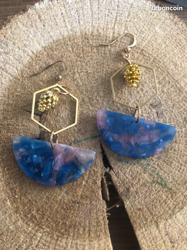Boucles d’oreilles en résine et acier inoxydable doré (image 1)