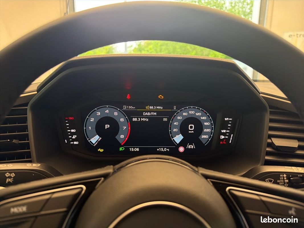 AUDI A1 Sportback 30 TFSI 116 ch S tronic 7 Design (image 10)