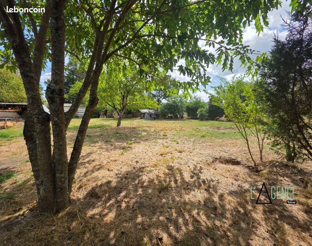 Terrain 1524 m² · à Peujard · 1 524 m² · 137 800 €