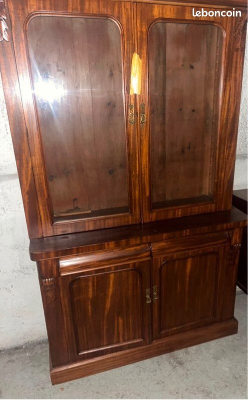 Grand buffet-vaisselier ancien deux corps vitré – style Louis-Philippe – bois veiné (image 1)